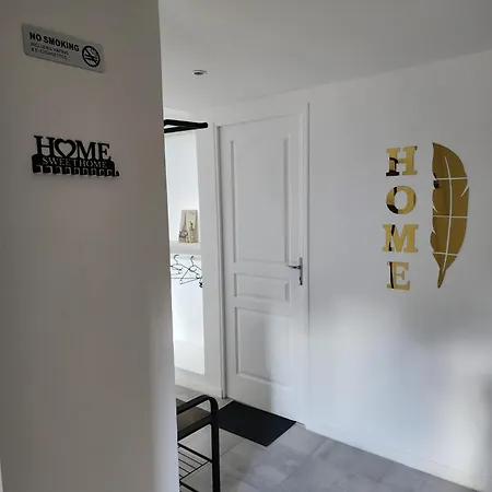 Apartment F3 Elegant Avec Balcon A 15 Mn De Paris, Stade De France, Cdg Stains