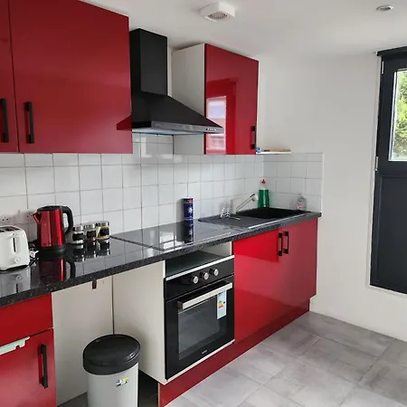 F3 Elegant Avec Balcon A 15 Mn De Paris, Stade De France, Cdg Stains