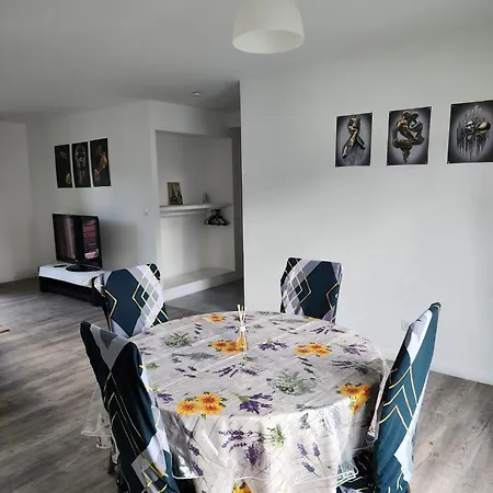 Apartment F3 Elegant Avec Balcon A 15 Mn De Paris, Stade De France, Cdg *